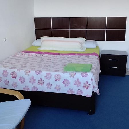 Habitacion Privada Centro Malaga Cerca Tren Maria Zambrano Y Playa Muy Buena Conexion Wifi Exterior foto